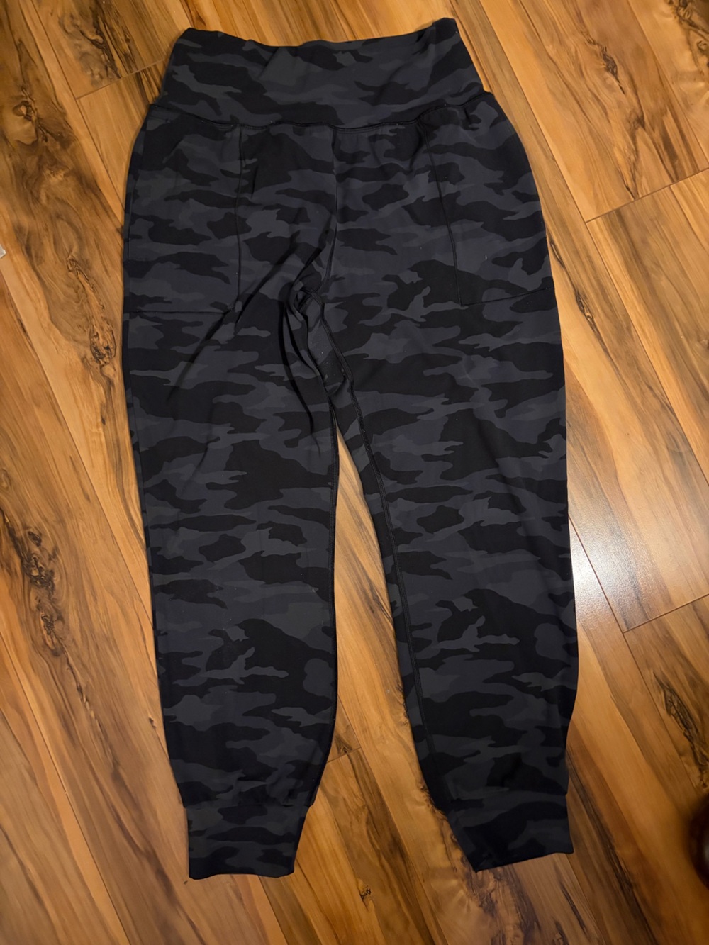 Athleta Women’s Salutation Black & Charcoal Camo Joggers